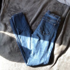 distressed skinny jeans
